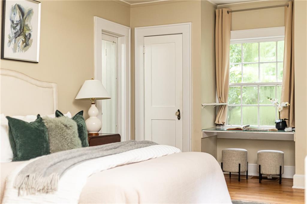 224 Peachtree Way NE