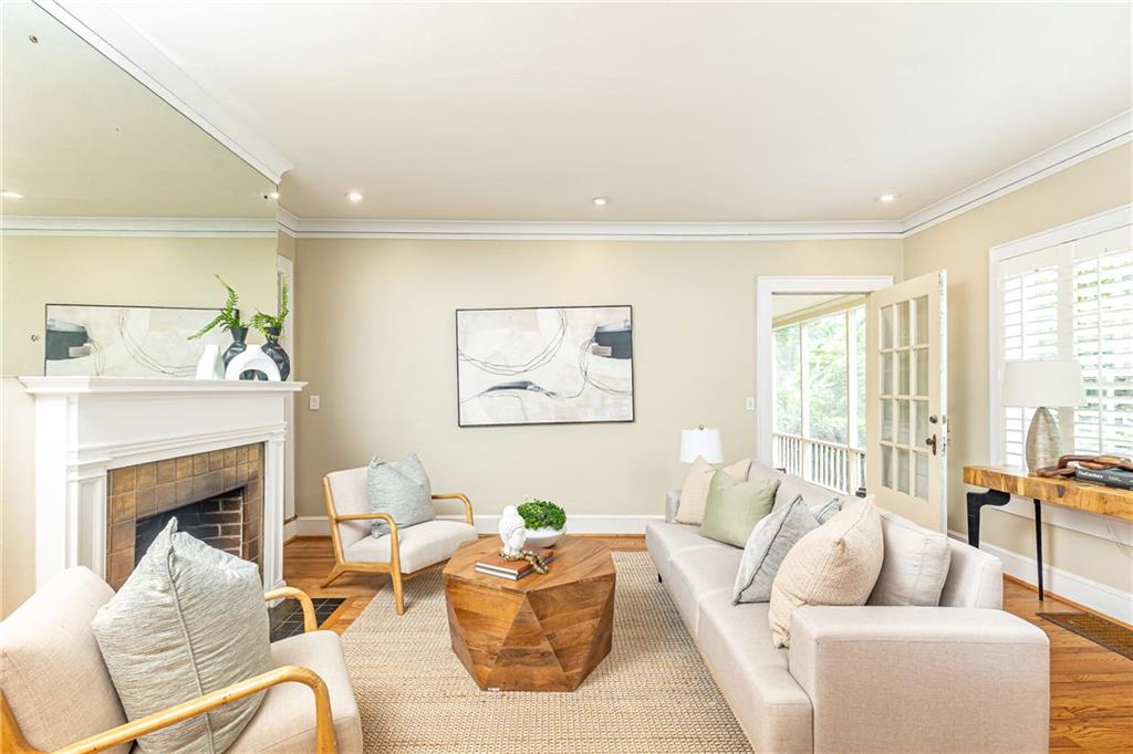 224 Peachtree Way NE