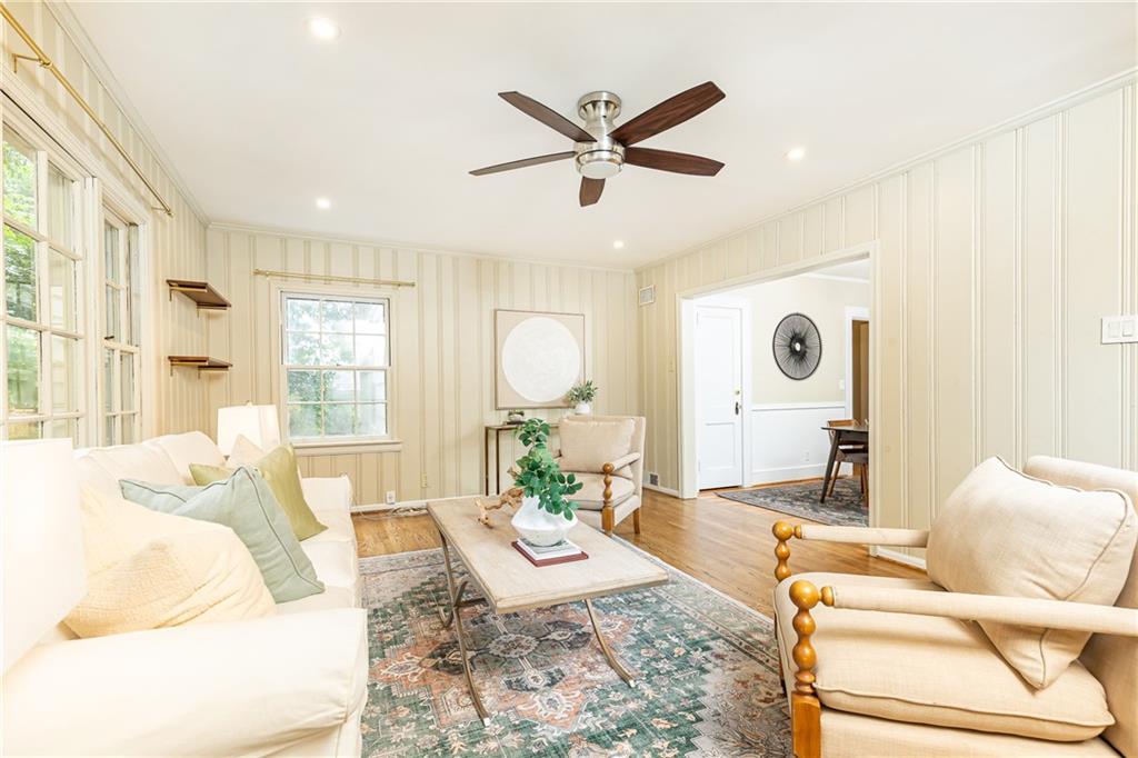 224 Peachtree Way NE