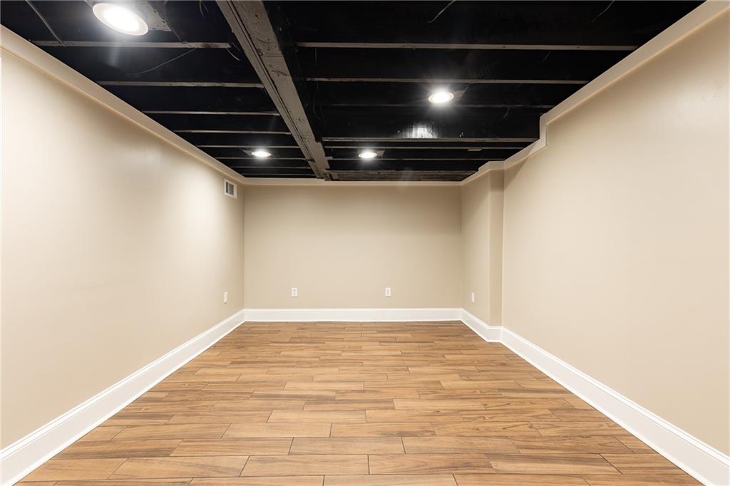 224 Peachtree Way NE