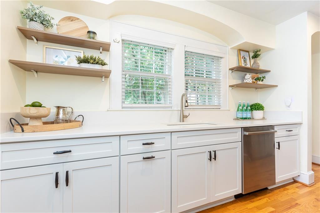 224 Peachtree Way NE