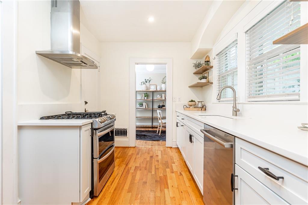 224 Peachtree Way NE