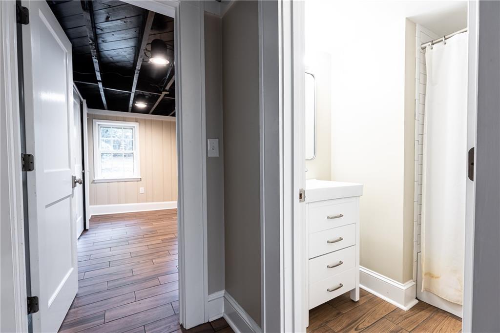 224 Peachtree Way NE