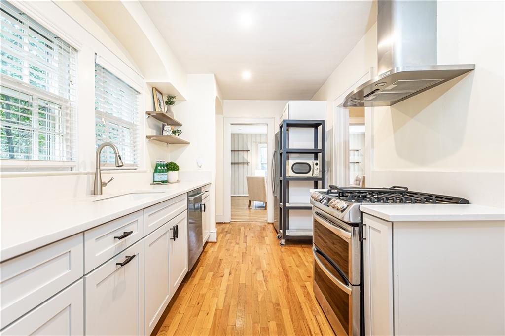 224 Peachtree Way NE