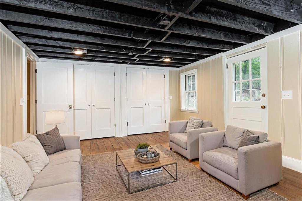 224 Peachtree Way NE