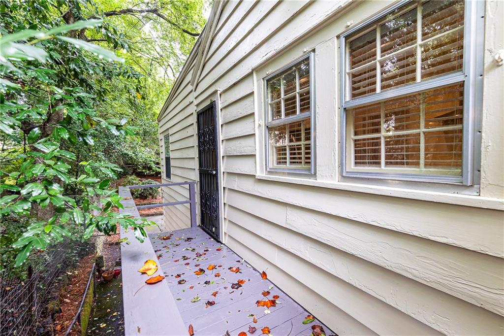 224 Peachtree Way NE