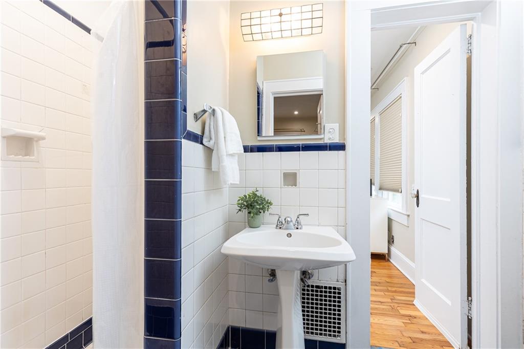 224 Peachtree Way NE