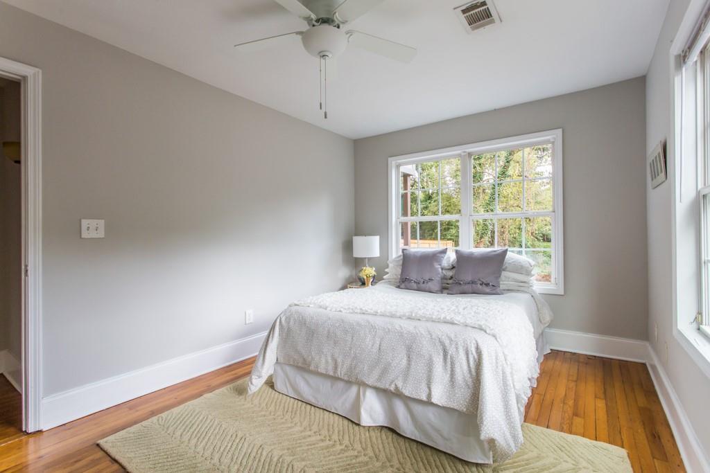 352 Elvira Street SE