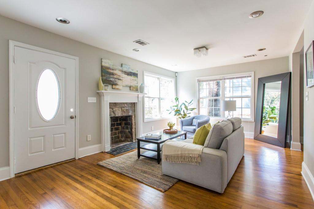 352 Elvira Street SE