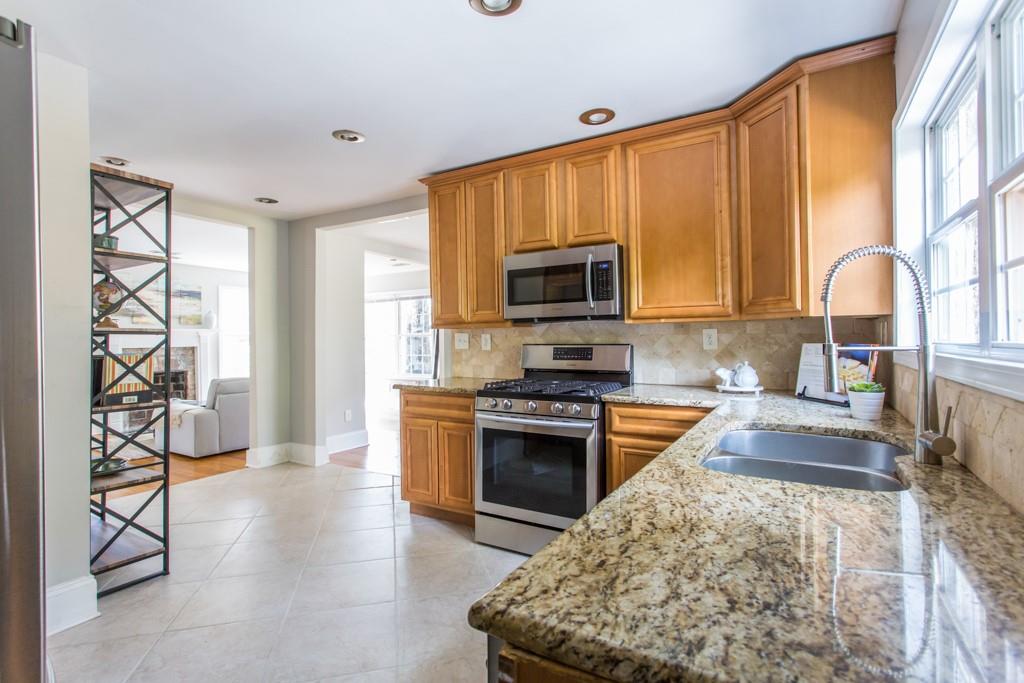 352 Elvira Street SE