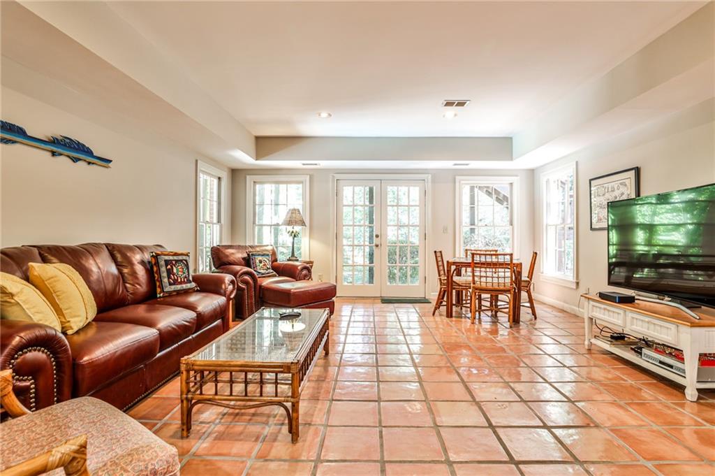 425 Tapestry Trail