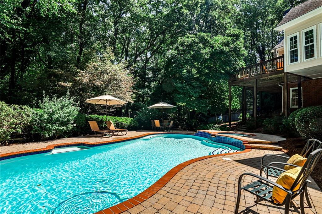 425 Tapestry Trail