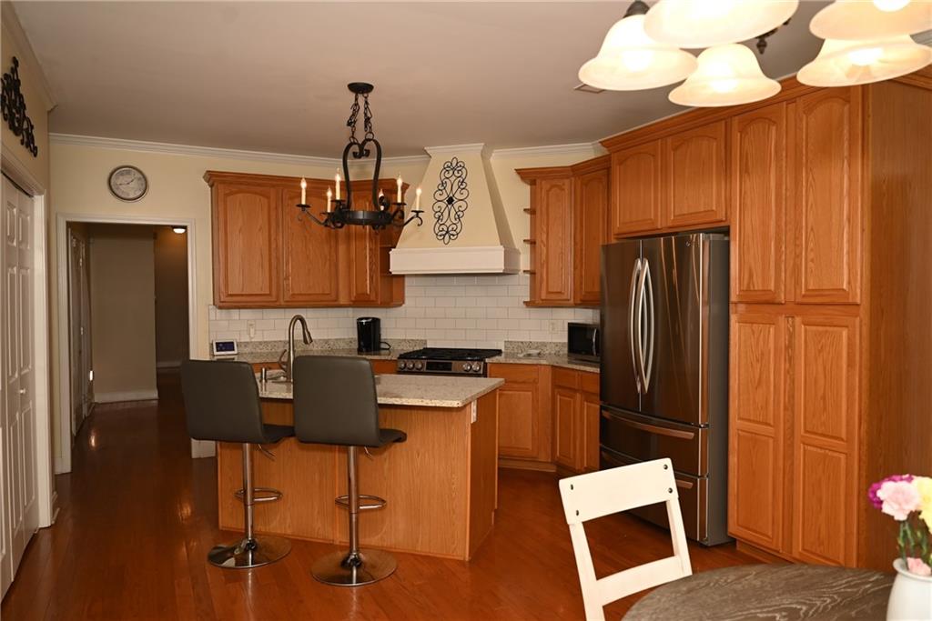 3221 Summer Stream Lane NW