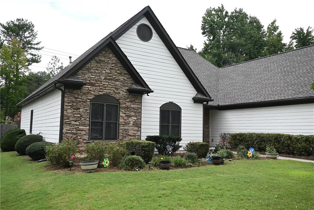 3221 Summer Stream Lane NW