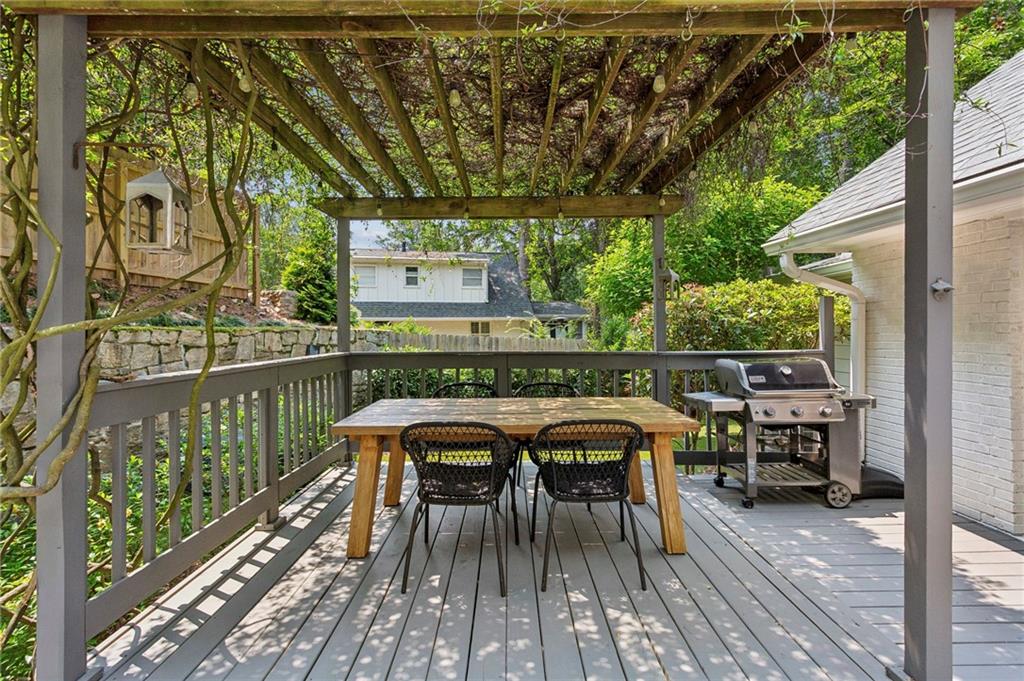 2611 Ridgemore Road NW