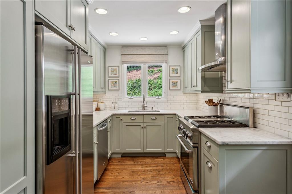 2611 Ridgemore Road NW