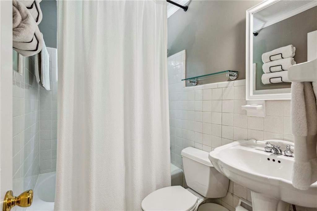 2611 Ridgemore Road NW