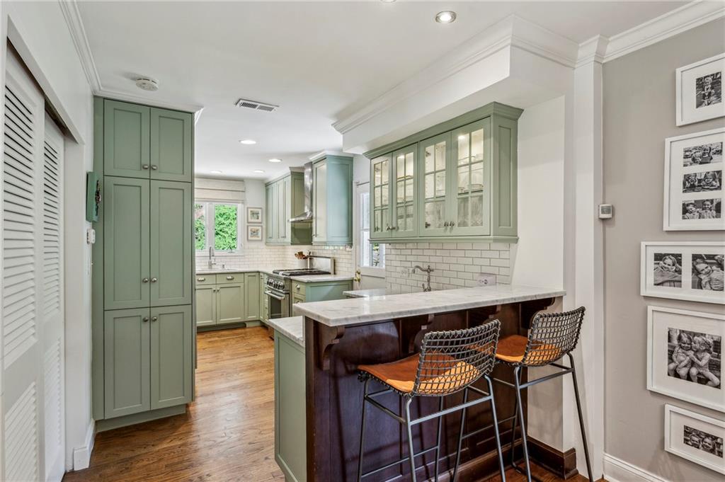 2611 Ridgemore Road NW