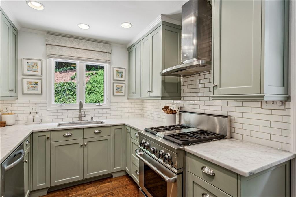 2611 Ridgemore Road NW