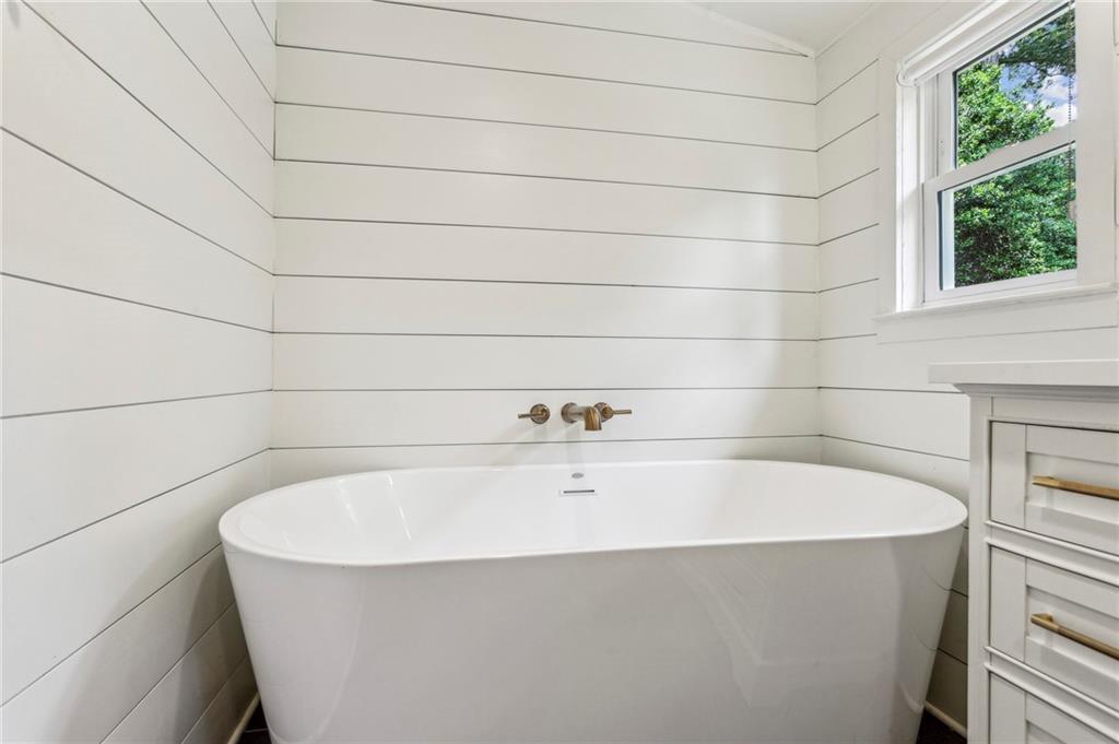 2611 Ridgemore Road NW