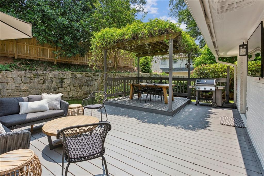 2611 Ridgemore Road NW