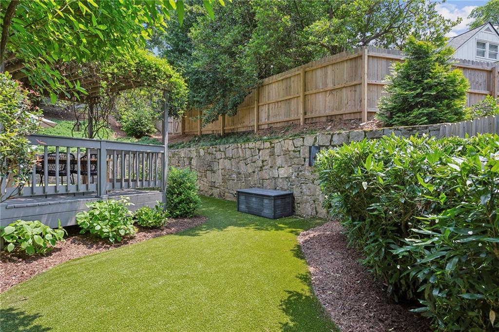 2611 Ridgemore Road NW