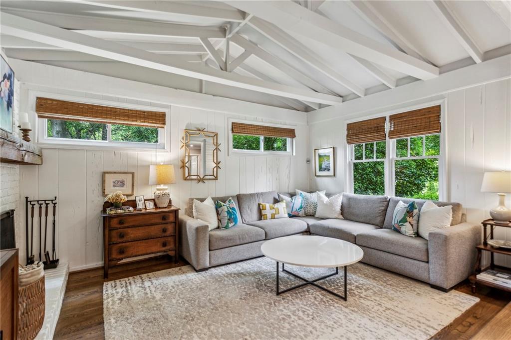 2611 Ridgemore Road NW