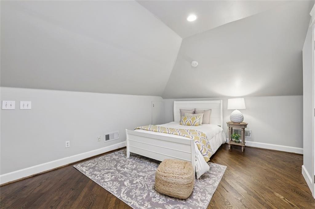 138 PEACHTREE HILLS Avenue NE