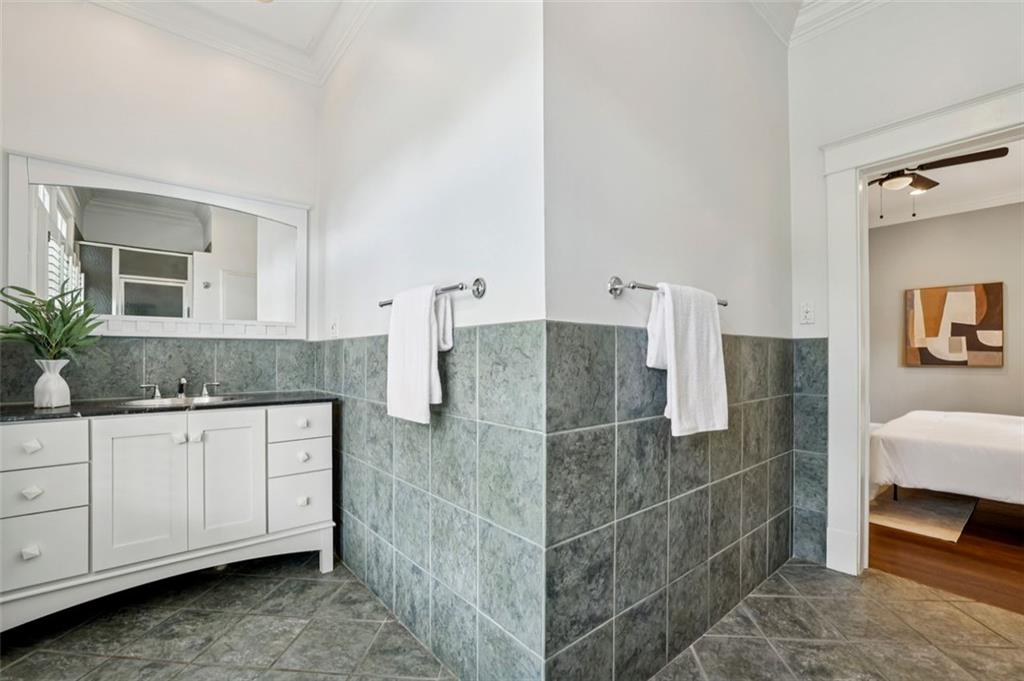 138 PEACHTREE HILLS Avenue NE