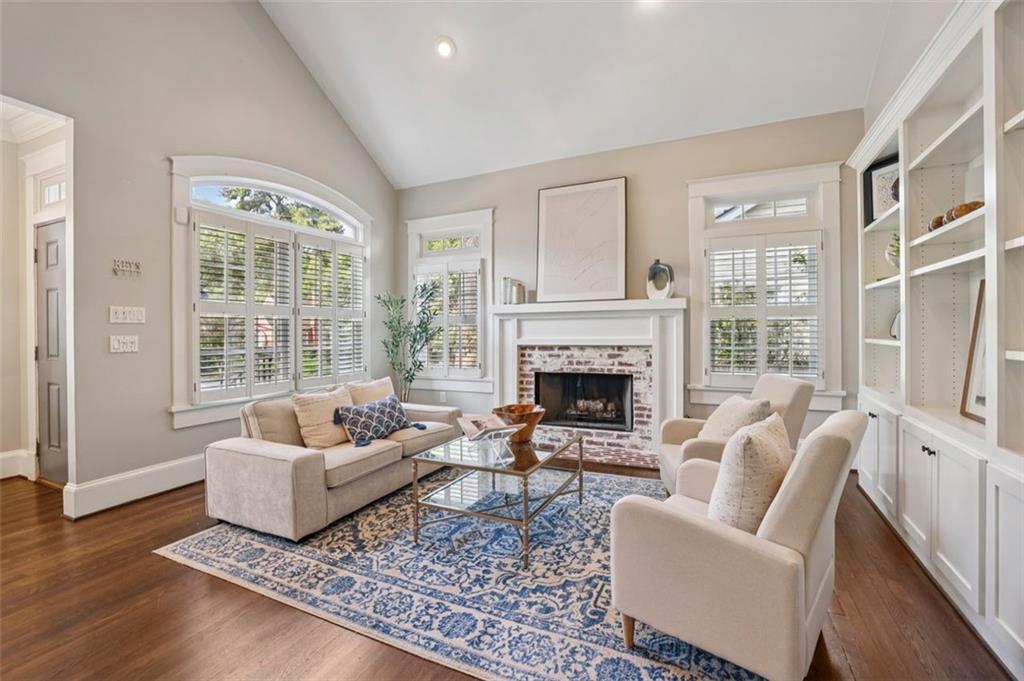 138 PEACHTREE HILLS Avenue NE