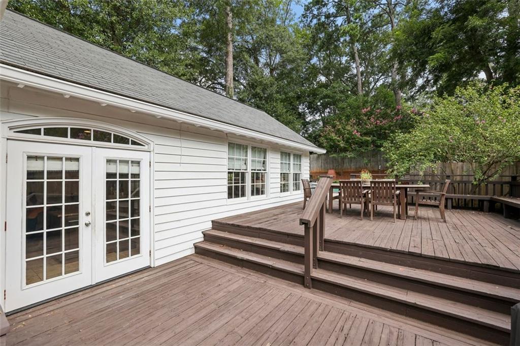 138 PEACHTREE HILLS Avenue NE