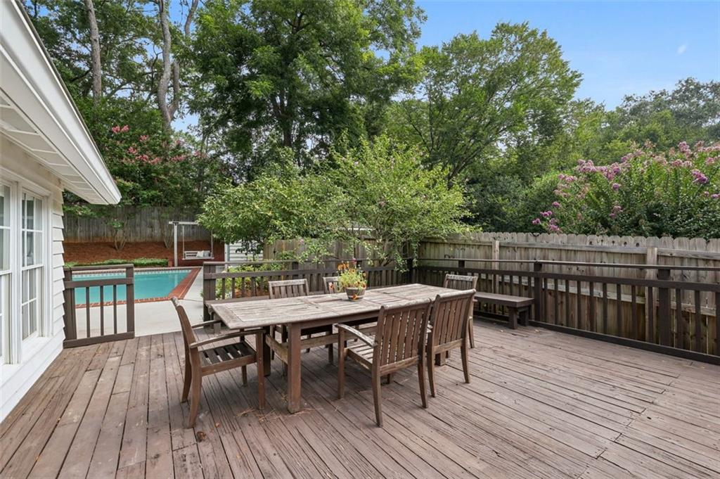 138 PEACHTREE HILLS Avenue NE