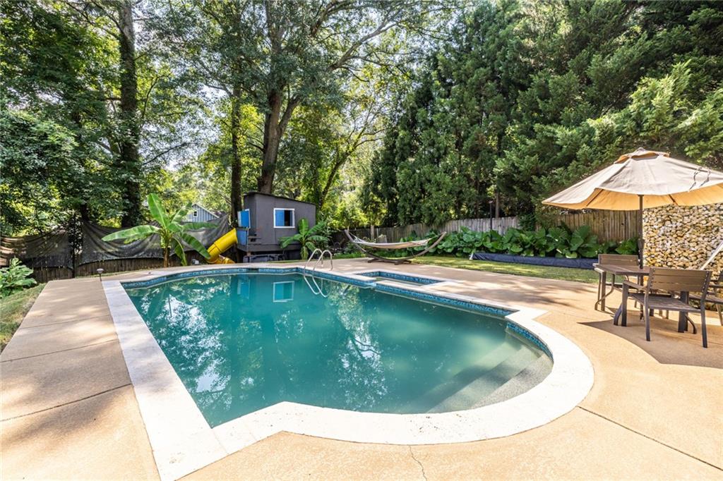 1135 Vickers Street SE