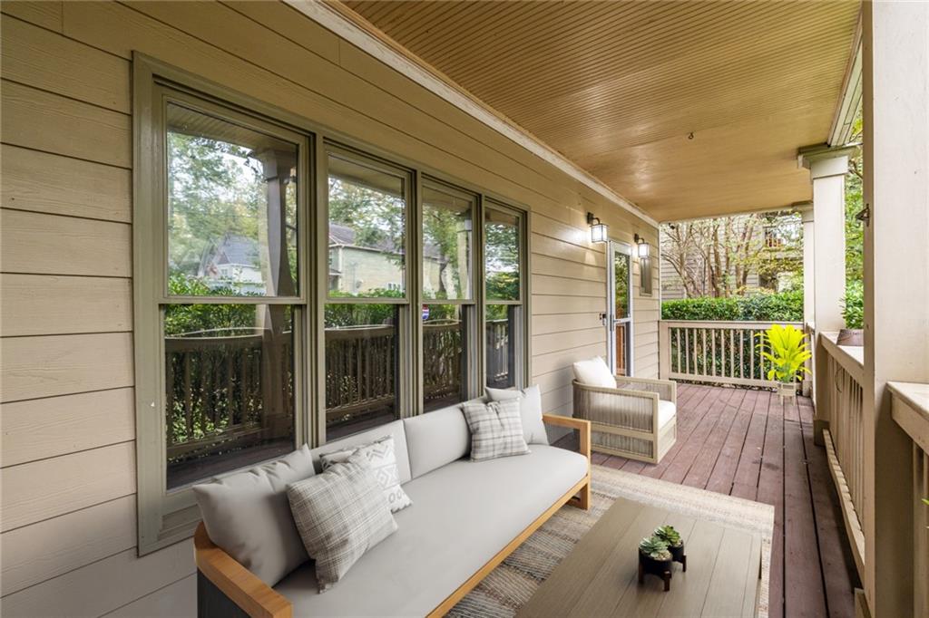 1135 Vickers Street SE