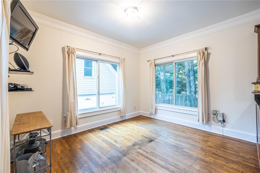 1135 Vickers Street SE