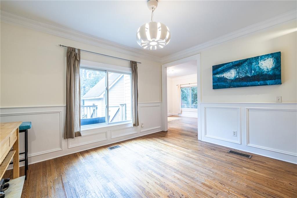 1135 Vickers Street SE