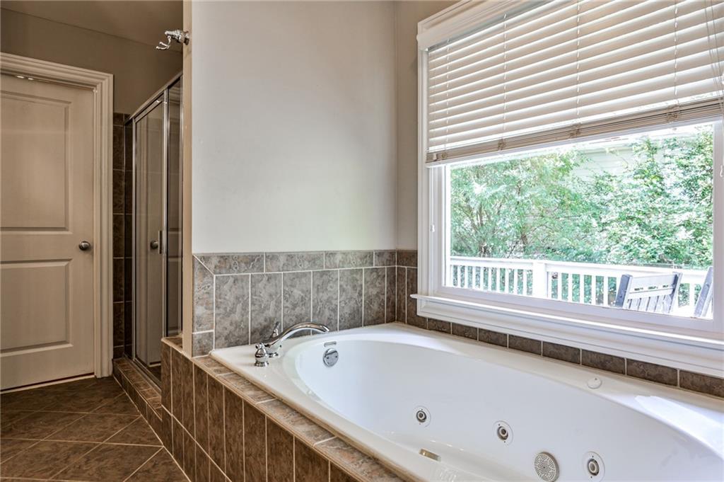 2204 Parkview Run NW