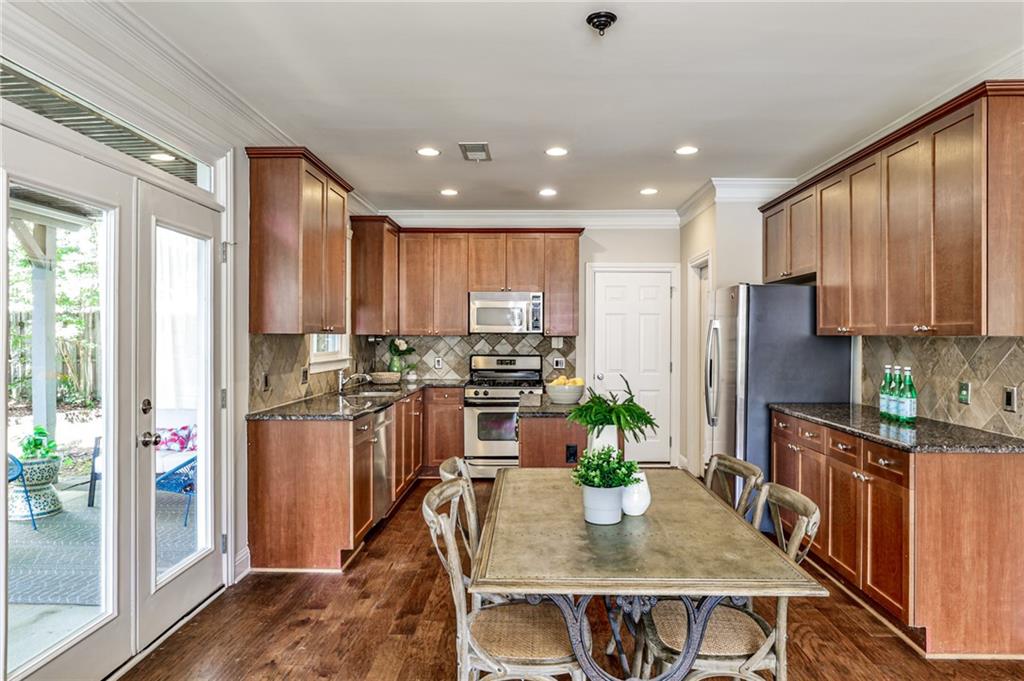 2204 Parkview Run NW