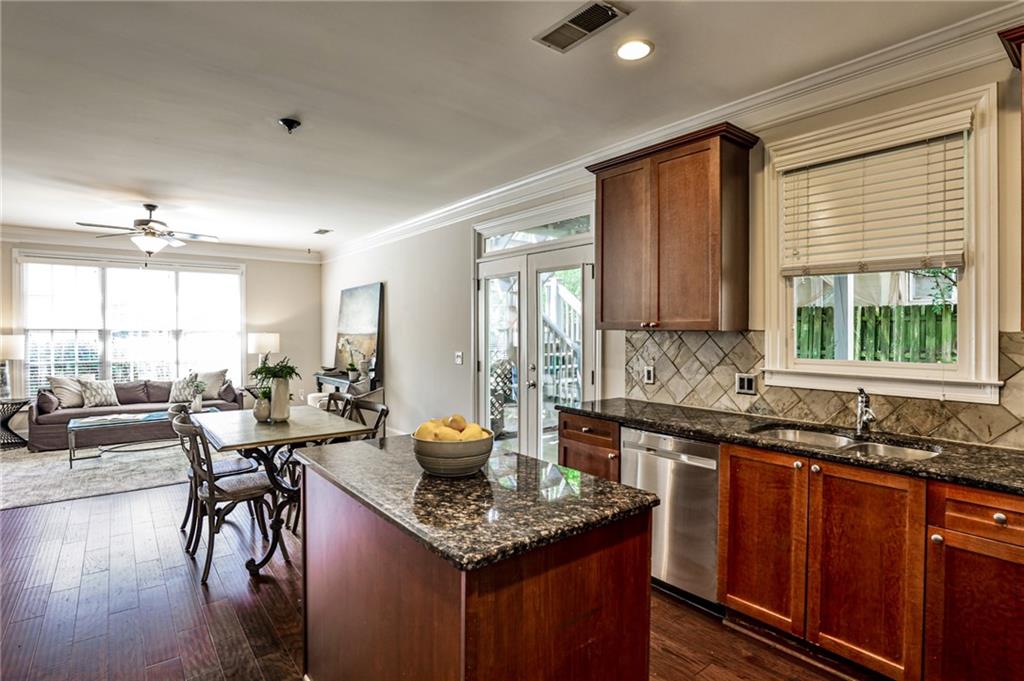 2204 Parkview Run NW