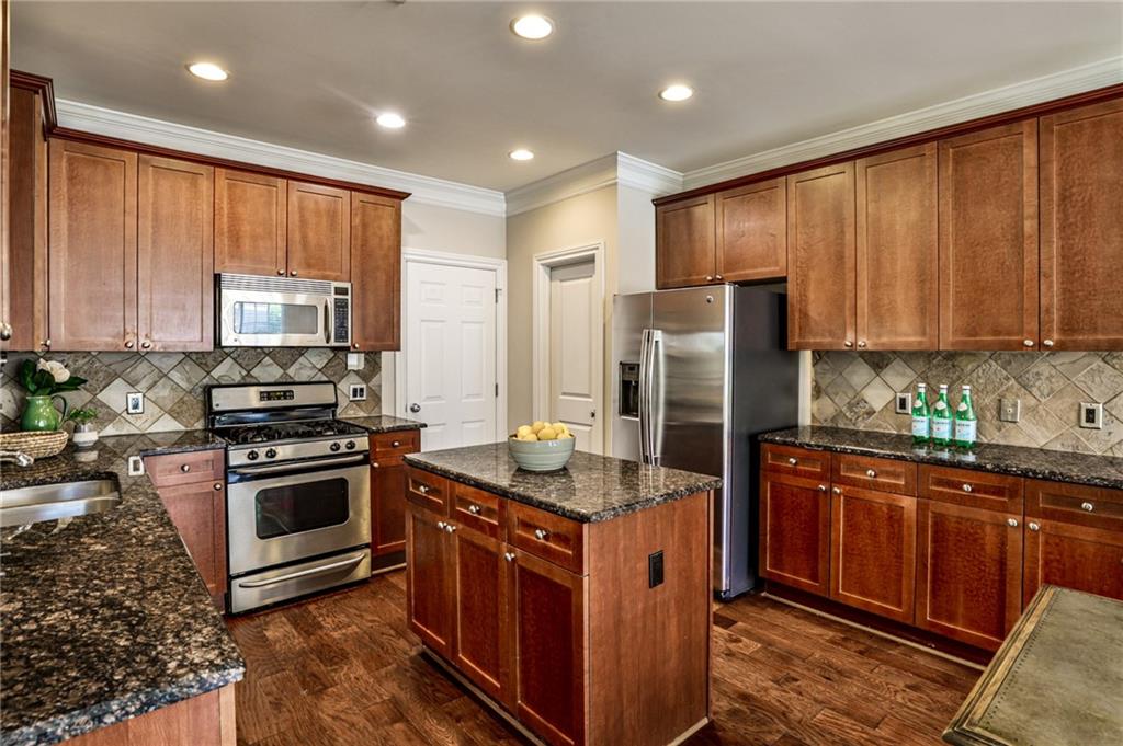 2204 Parkview Run NW