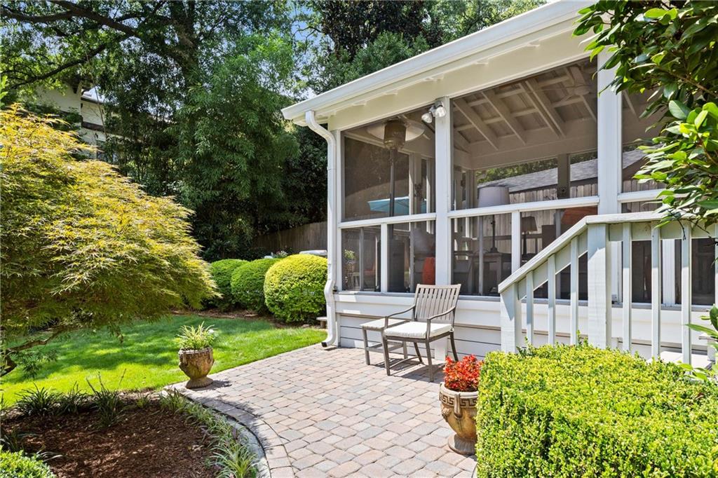 522 Trabert Avenue NW