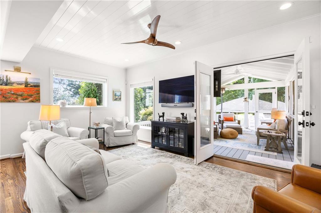 522 Trabert Avenue NW