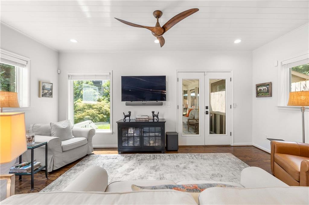 522 Trabert Avenue NW