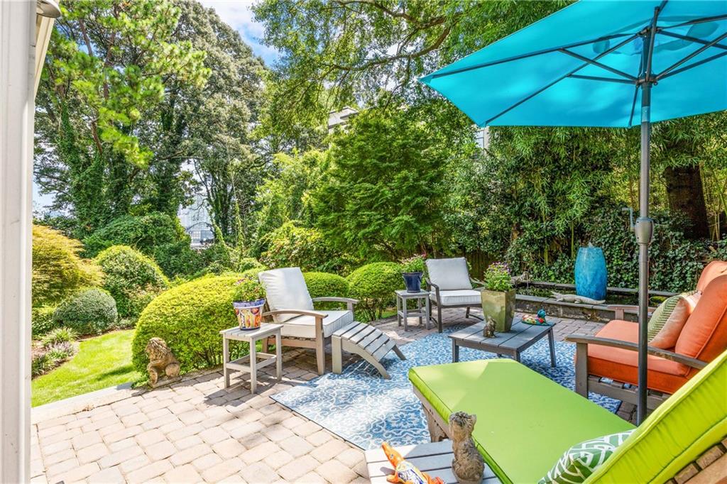 522 Trabert Avenue NW