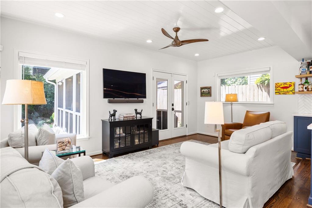 522 Trabert Avenue NW