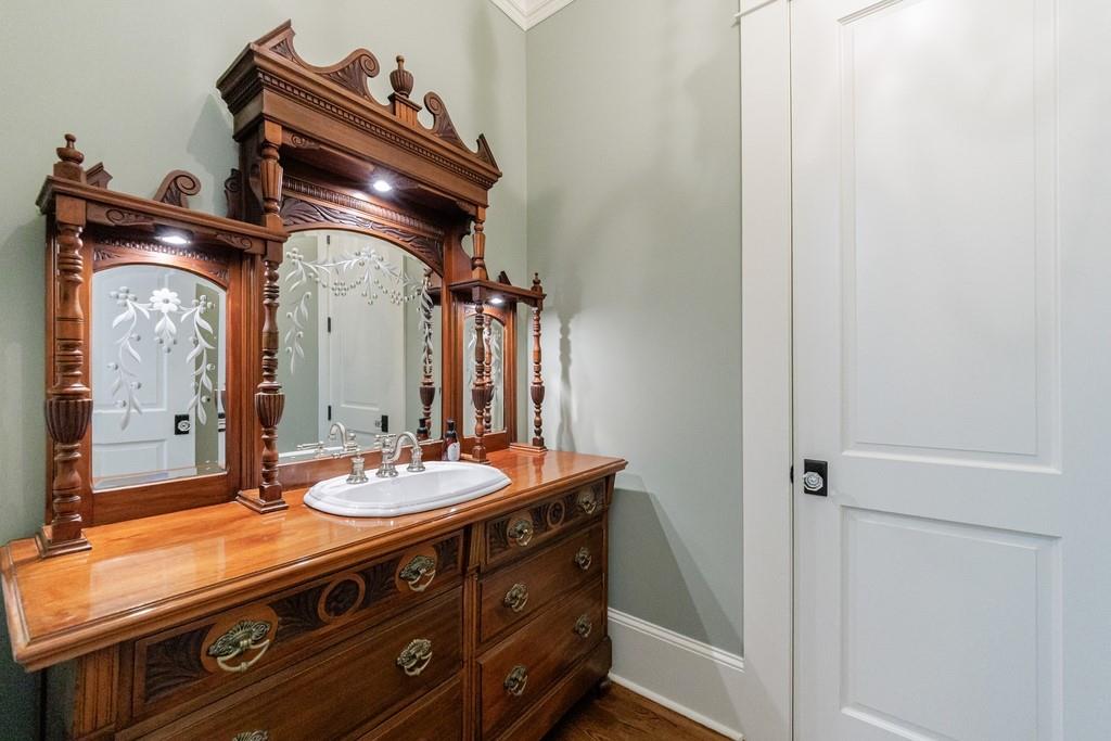 3375 Ridgewood Road NW