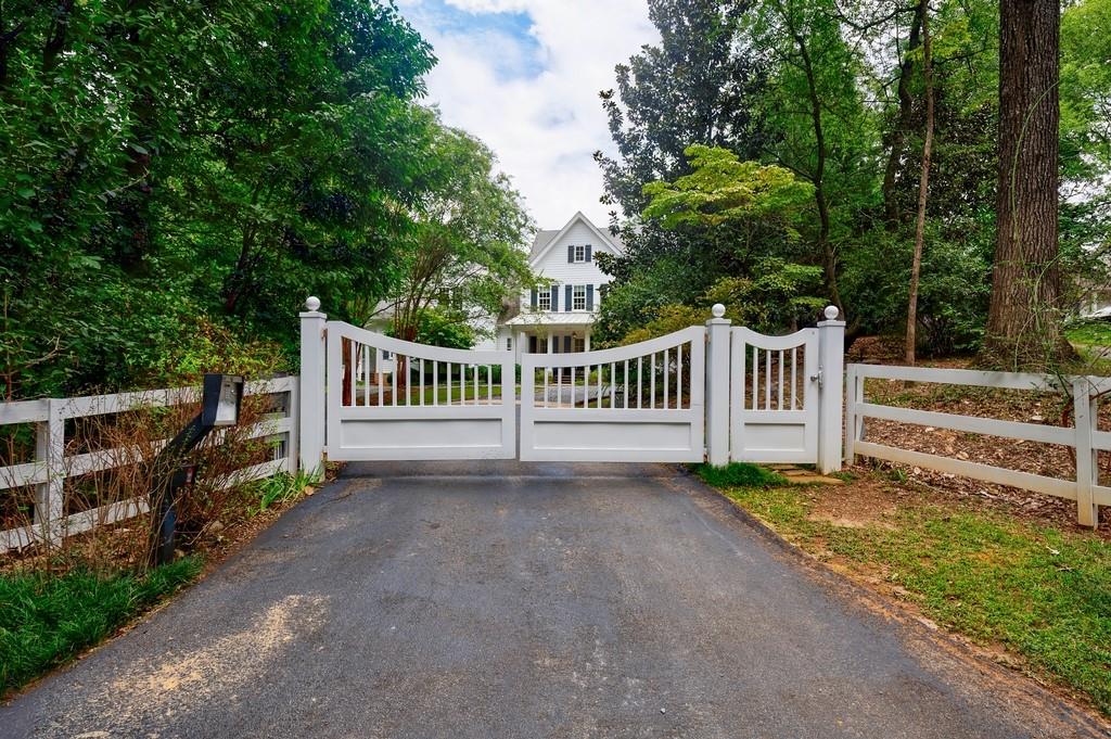 3375 Ridgewood Road NW