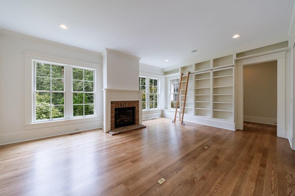 3375 Ridgewood Road NW