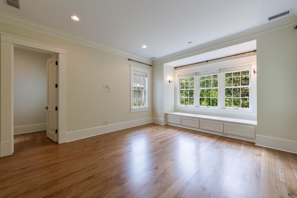 3375 Ridgewood Road NW