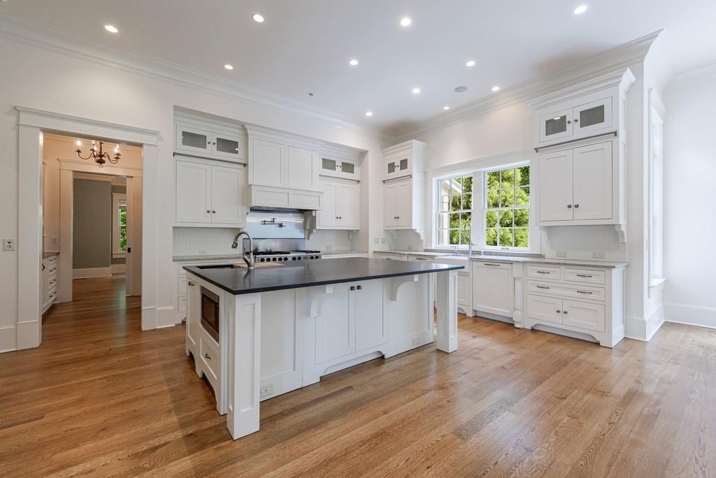 3375 Ridgewood Road NW